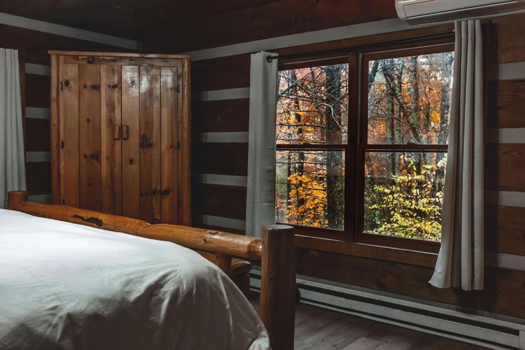 Deer Run Cabin At 36 North - Hot Tub Purlear エクステリア 写真