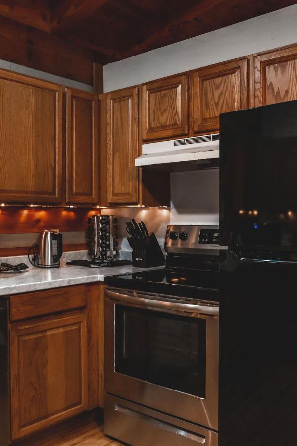 Deer Run Cabin At 36 North - Hot Tub Purlear エクステリア 写真