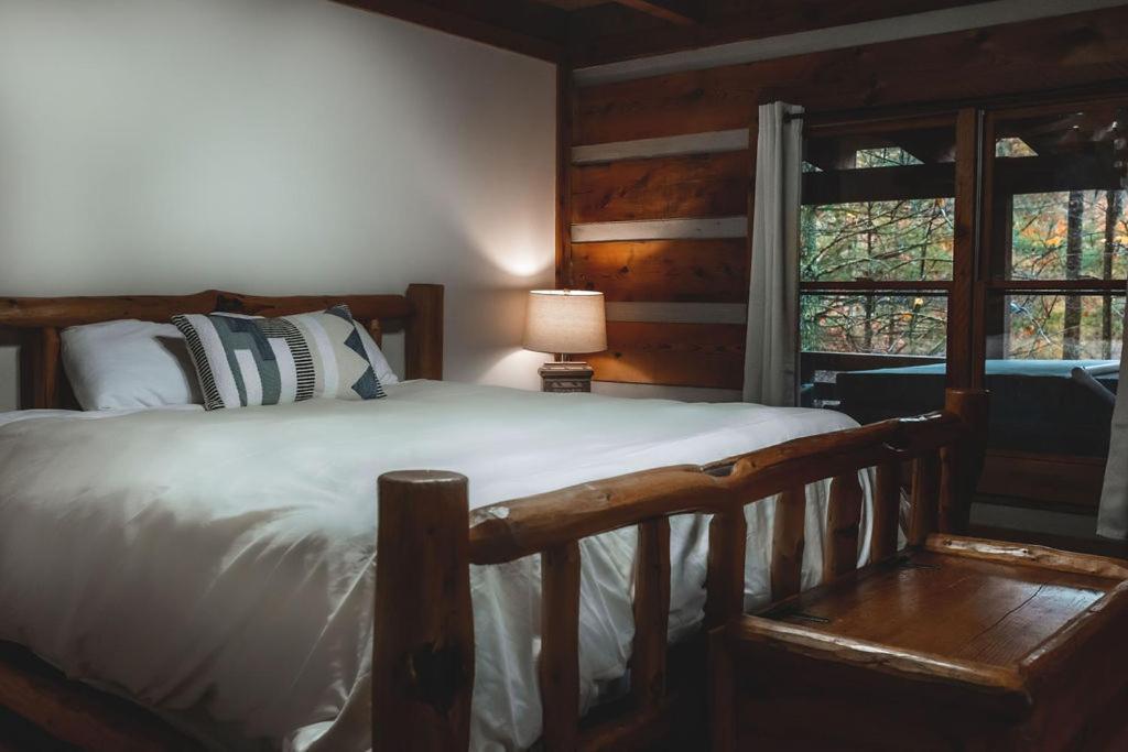 Deer Run Cabin At 36 North - Hot Tub Purlear エクステリア 写真