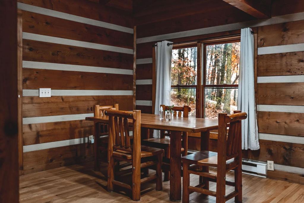 Deer Run Cabin At 36 North - Hot Tub Purlear エクステリア 写真