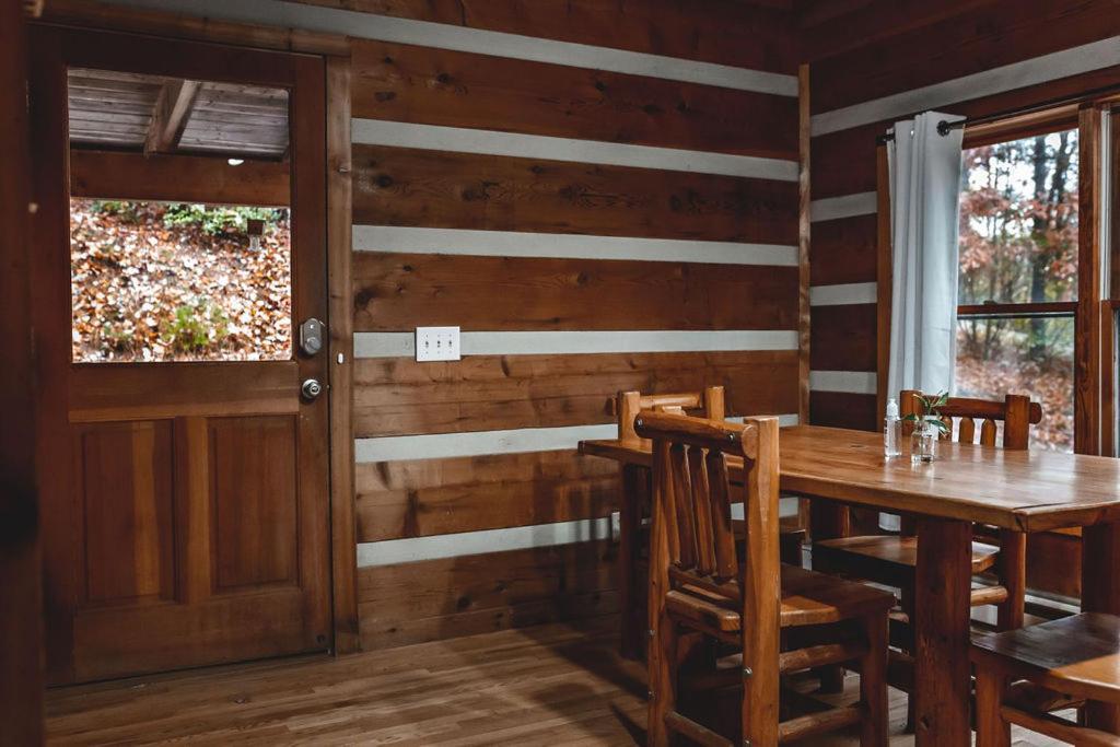 Deer Run Cabin At 36 North - Hot Tub Purlear エクステリア 写真